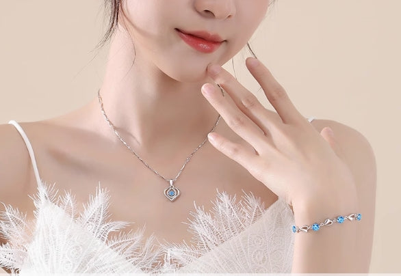 sa浮かんでいる海のハートのネックレスとブレスセット