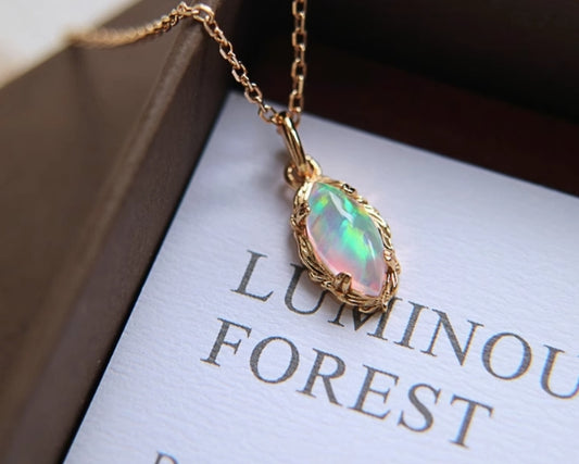 luminousforest人工オパールのネックレス