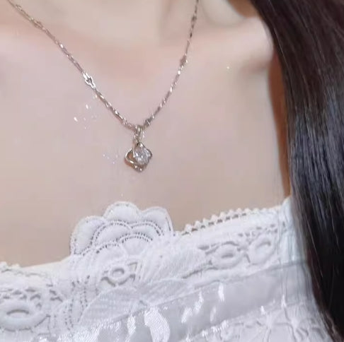 dfクローバーのネックレス