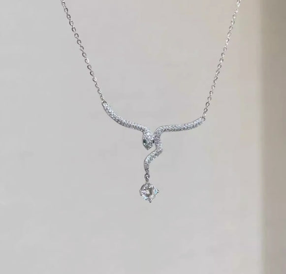 rochoferni蛇のネックレス